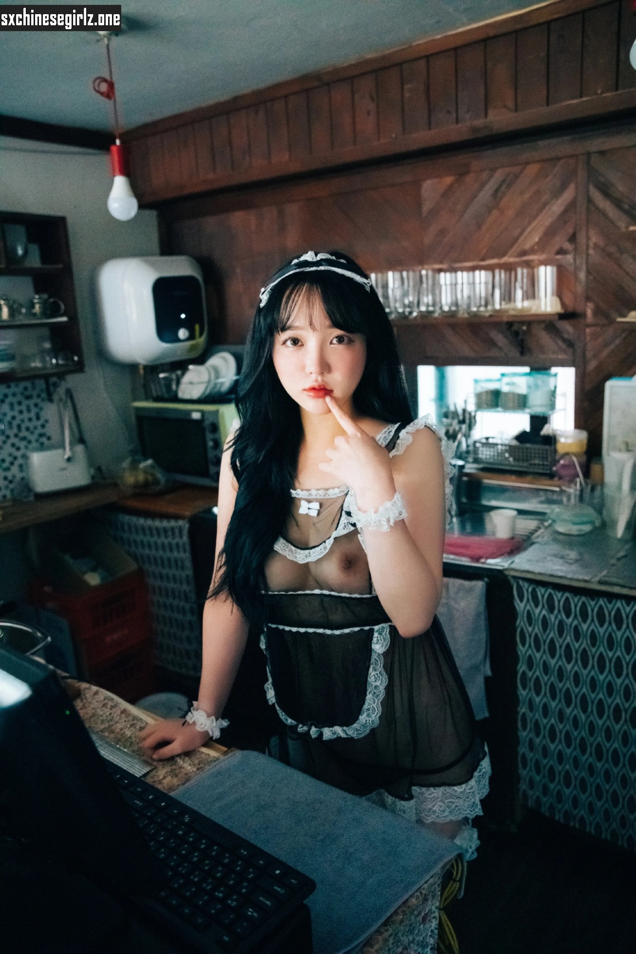 [Loozy] Son Ye-Eun (손예은) – Fetish Cafe 1