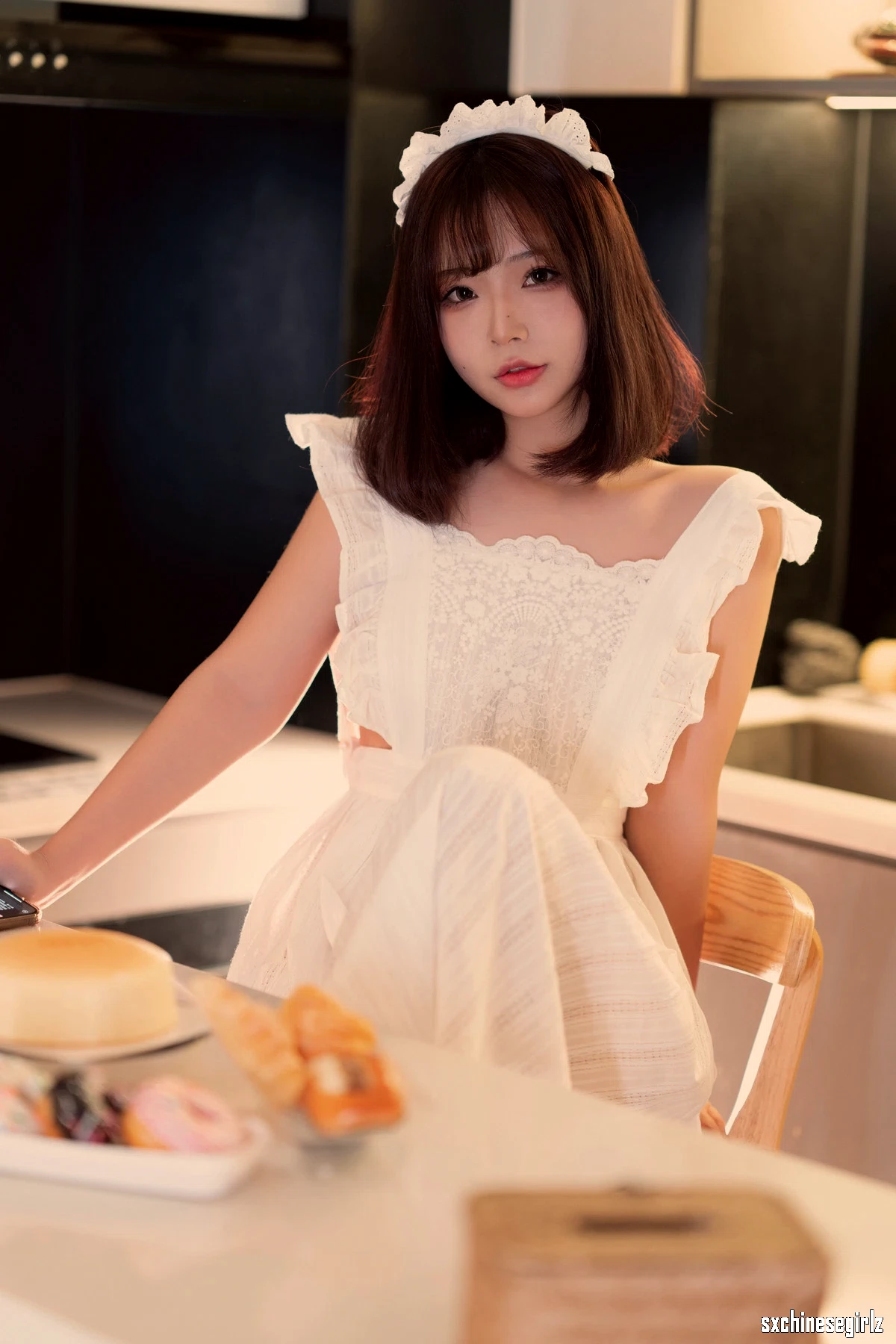 网络美女yuuhui玉汇 - 初恋厨房主题秀丰满身材撩人写真