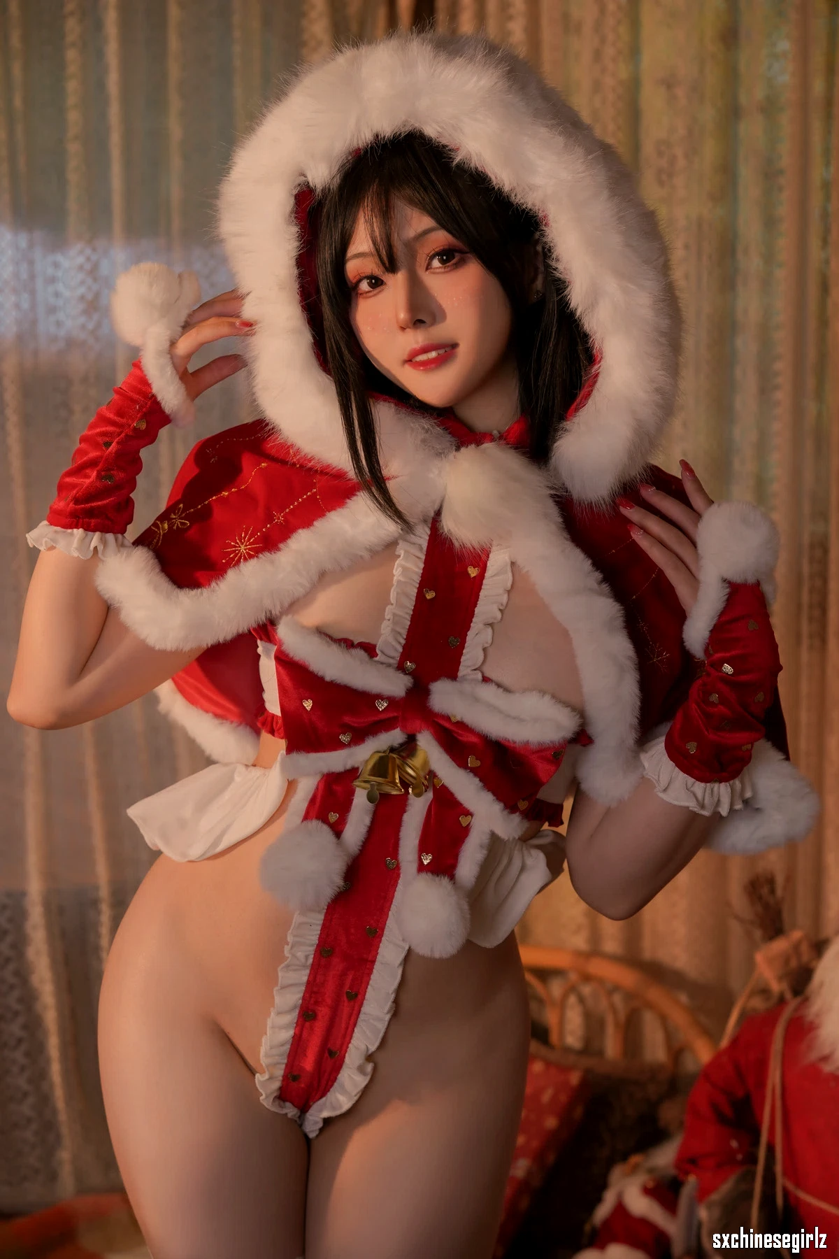 网络美女Natsuko夏夏子 - 圣诞雪精灵主题秀丰满身材诱惑写真